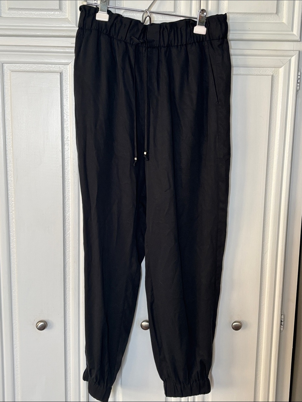 Banana Republic Black Lyocell Drawstring Jogger Pants – Size Medium